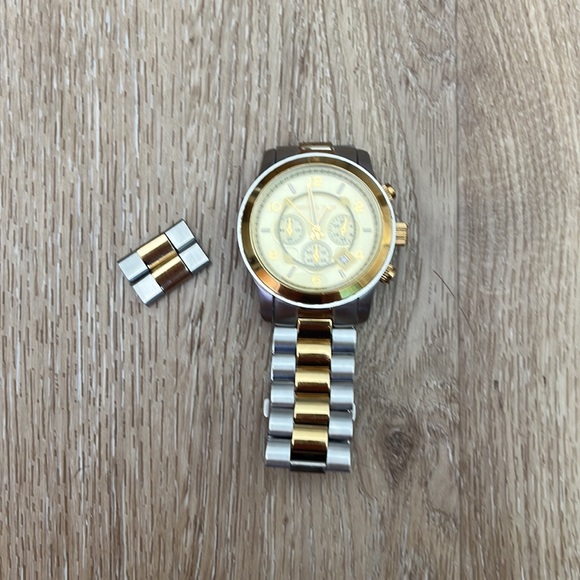 Michael Kors two-tone watch - Picture 8 of 9